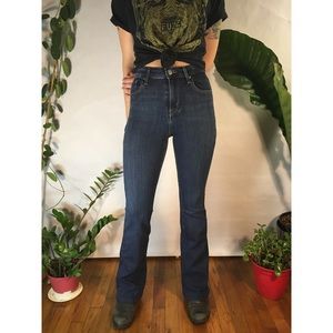 Levi’s Hi Rise Flare size 26